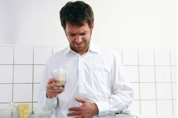 காலையில் எழுந்ததும் வெறும் வயிற்றில் சுடுநீர் குடிப்பதால் என்ன நடக்கும் தெரியுமா?