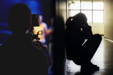 விளம்பரத்தில் நடிக்க ஆசையாக சென்ற பெண் - ஹோட்டல் அறையில் காத்திருந்த அதிர்ச்சி!