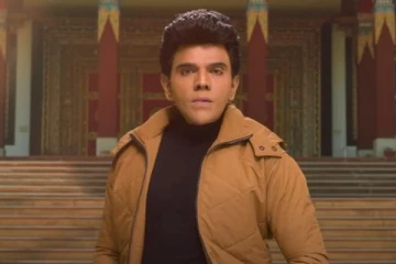 அச்சு அசல் லெஜண்ட் சரவணன் அண்ணாச்சி போலவே இருக்கும் வெளிநாட்டு நடிகர்.. அட, ஆமா