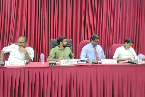 யாழில் சிங்கள குடியேற்றங்கள் : இளங்குமரனுடன் அர்ச்சுனா, கஜேந்திரகுமார் கடும் வாக்குவாதம் | Sinhala Housing Projects Implemented In Jaffna யாழில் சிங்கள குடியேற்றங்கள் : இளங்குமரனுடன் அர்ச்சுனா, கஜேந்திரகுமார் கடும் வாக்குவாதம் | Sinhala Housing Projects Implemented In Jaffna