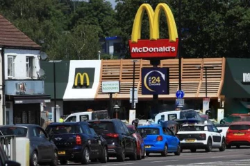 கொடுமையே.. மெதுவாக சாப்பிட்டதால் ரூ.10 ஆயிரம் அபராதமாம்..!