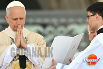 නව පාප් වහන්සේට පිරිනමපු මුදුව (PHOTO)