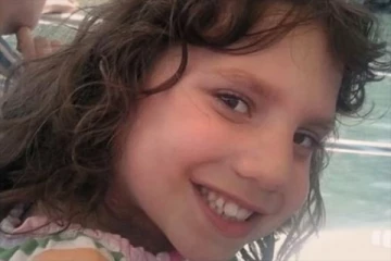 ஆறு வயதுச் சிறுமி என்று எண்ணி தத்தெடுத்த தம்பதியர்: திகிலை ஏற்படுத்திய சம்பவங்கள்