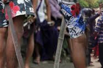 யாழில்  வீடு புகுந்து  வன்முறை கும்பல் அட்டூழியம்!