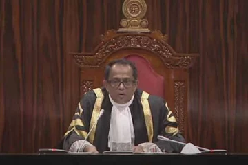 நாடாளுமன்றத்தில் பெரும் பரபரப்பு ; எம்பியை வெளியேற்றுவதாக சபாநாயகர் எச்சரிக்கை