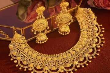 ரூ.70,000-த்தை நெருங்கிய தங்கம் விலை - வரலாற்றில் புதிய உச்சம்