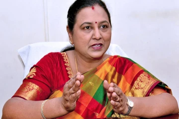 மு.க.ஸ்டாலின் ஏன் வேட்டி சட்டை அணியாமல் பேண்ட் சட்டை அணிகிறார்? காரணம் கூறும் பிரேமலதா