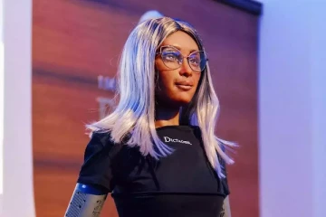 செயற்கை நுண்ணறிவின் அடுத்தக்கட்டம்; நிறுவனத்தின் தலைமை செயல் அதிகாரியாக AI ரோபோ!