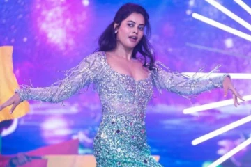 டிரான்ஸ்பெரண்ட் சேலையில் இடுப்பழகியாக மாறிய நடிகை பிந்து மாதவி.. புகைப்படம்