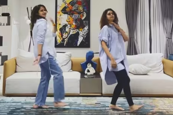 கீர்த்தியை கடிக்க வந்த நாய்.. பயந்து ஓடிய வைரல் வீடியோ | Dogs Attacks Keerthy Suresh When She Ended Dance