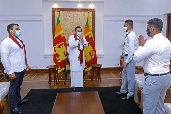 பராலிம்பிக்கில் புதிய சாதனை படைத்த இளைஞர்களை சந்தித்தார் பிரதமர்! | Mahinda Met New Record In The Paralympics Youths