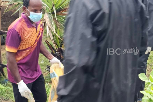 முல்லைத்தீவில் க்ளீன் சிறிலங்கா வேலைத்திட்டத்தின்கீழ் கடற்கரைகளை சுத்தம் செய்யும் பணி! | Clean Sri Lanka Program In Mullaitivu முல்லைத்தீவில் க்ளீன் சிறிலங்கா வேலைத்திட்டத்தின்கீழ் கடற்கரைகளை சுத்தம் செய்யும் பணி! | Clean Sri Lanka Program In Mullaitivu