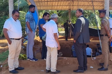 கொக்குத்தொடுவாய் மனித புதைகுழி அகழ்வு: இன்றும் 5 மனித எலும்பு கூடுகள் மீட்பு