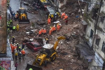 பாகிஸ்தானில் கனமழை ; கூரை இடிந்து விழுந்து சுரங்க தொழிலாளர்கள் 5 பேர் உயிரிழப்பு