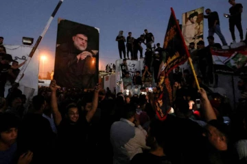 ஸ்வீடன் தூதரகத்தை தீ வைத்து எரித்த ஆர்ப்பாட்டக்காரர்கள்