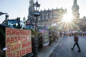 ஜேர்மனியை ஸ்தம்பிக்கவைத்துள்ள வேலை நிறுத்தம்: தாக்குதலிலிருந்து தப்பிய அமைச்சர்