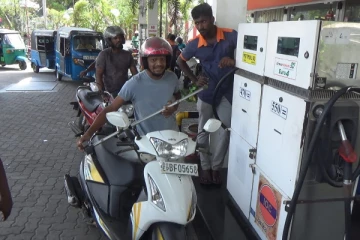 மட்டக்களப்பில் சீரான முறையில் எரிபொருள் விநியோகம் (Photo)