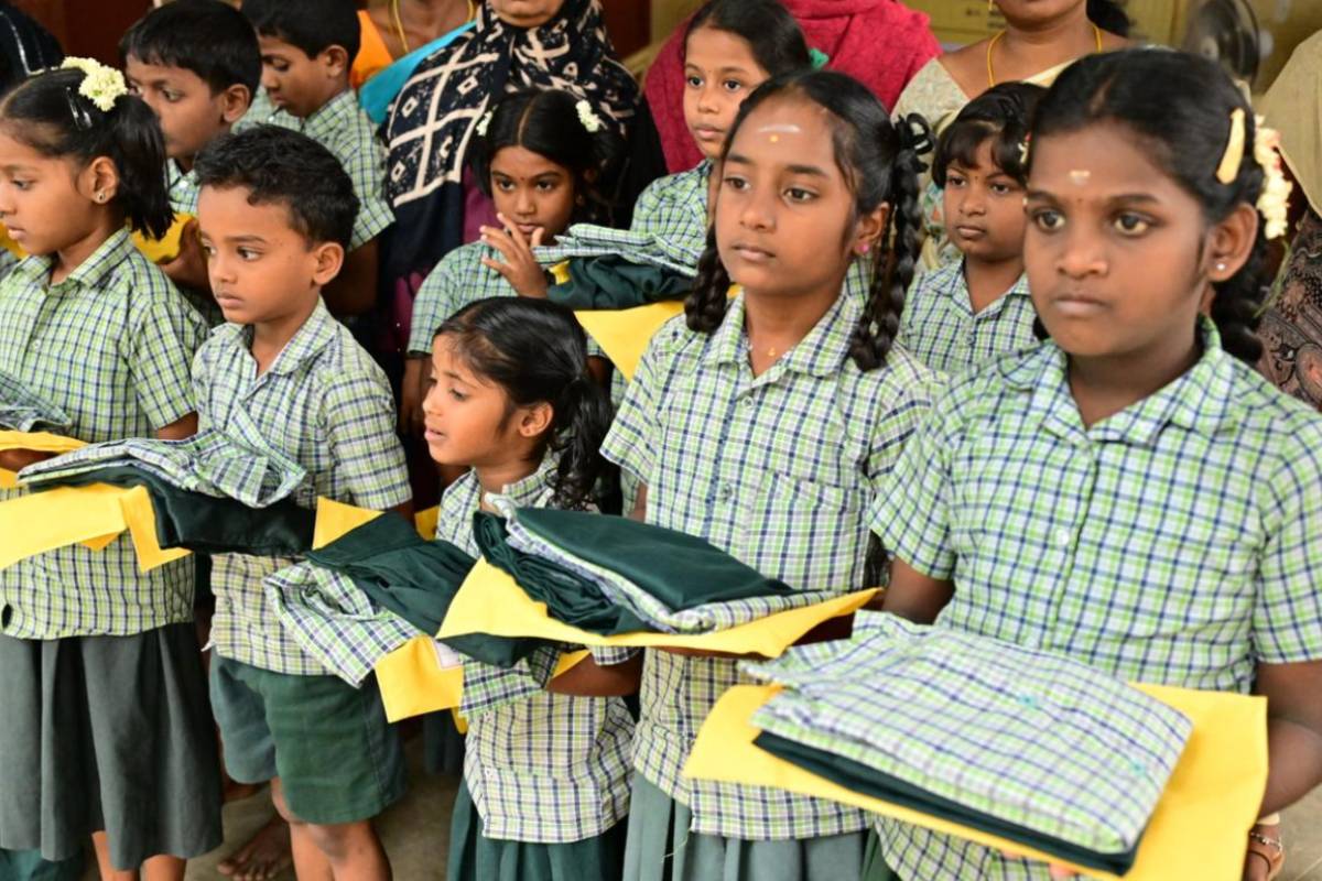 அரசு பள்ளியில் சேர்ந்தால் வெள்ளி நாணயம் பரிசு- வெளியான அறிவிப்பு | 2 Gm Silver Coin For Student Who Joining Gov Schl