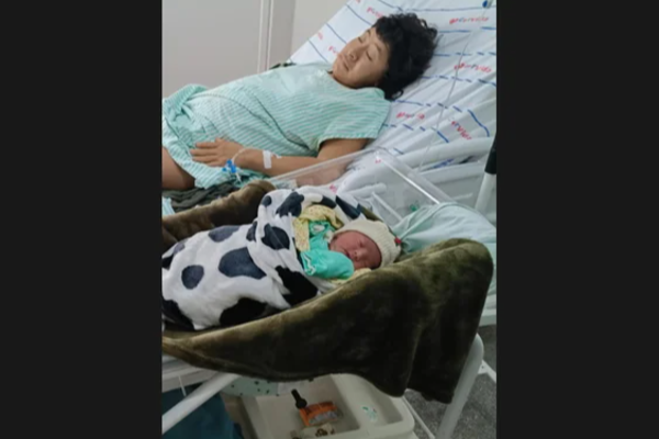 அழியும் நிலையில் அமேசான் பழகுடியினர்; ஆண் குழந்தை பிறந்ததால் மகிழ்ச்சி! | Amazonian Tribes In Happy Baby Boy Birth அழியும் நிலையில் அமேசான் பழகுடியினர்; ஆண் குழந்தை பிறந்ததால் மகிழ்ச்சி! | Amazonian Tribes In Happy Baby Boy Birth