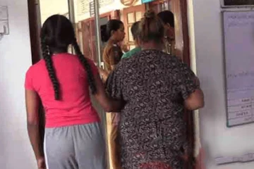 சுகவீனமுற்ற மகளை அழைத்துசென்ற தாய் செய்த மோசமான காரியம்