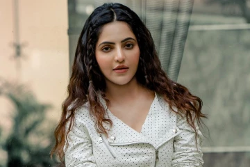 பிளாஸ்டிக் சர்ஜரி செய்து கொண்டாரா நடிகை அதுல்யா ரவி.. ரசிகர்களால் எழுந்த சர்ச்சை