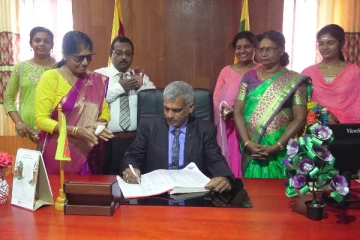 கடமைகளை பொறுப்பேற்ற மன்னார் மாவட்ட புதிய அரச அதிபர் (Photos)