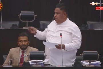 බයිපාස් කරලා මල මුත්‍රා අයින් කරන දරුවන්ට දෙන බාල පැකට් දීලා - ඒ දරුවොන්ට ගඳයි කසනවා කියලා සෞඛ්‍ය අමාත්‍යාංශෙට ගිහින් පෙන්නලා - චාමර සම්පත්