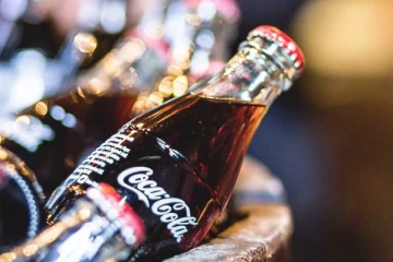 பத்தே நிமிடத்தில் 1.5 லிட்டர் கோகோ-கோலா குடித்த இளைஞருக்கு ஏற்பட்ட விபரீதம்! நடந்தது என்ன?