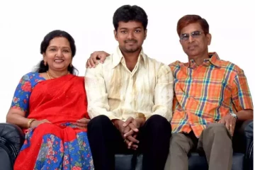 தாய், தந்தையுடன் சுற்றுலா சென்ற விஜய்.. வெளிவந்த புகைப்படம்