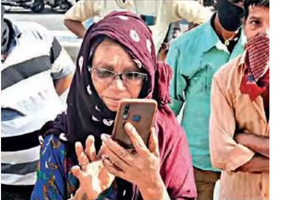 கொரோனாவின் கோரம்! இறந்த மகனுடன் வீடியோவி்ல் பேசும் தாய்- நெஞ்சை உருக்கும் சம்பவம் | Woman Calls Up Dead Son Covid Hospital