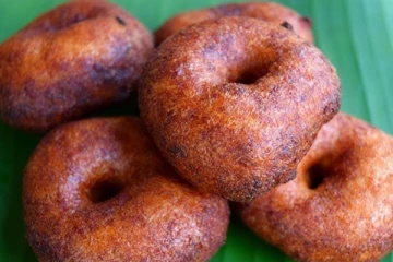 தித்திக்கும் சுவையில் இனிப்பு உளுந்து வடை.., எப்படி தயாரிப்பது?