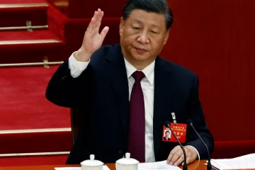 சீனாவின் ஜனாதிபதியாக ஜி ஜின்பிங் மூன்றாவது முறையாக தெரிவு! தலையைப் புதைத்துக் கொண்டு உழைக்க வேண்டும் என பேச்சு