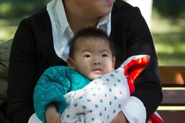 60 ஆண்டுகளில் இல்லாத அளவு பாரிய சரிவை சந்தித்த சீனா! | China S Population Lowest Level In 60 Years