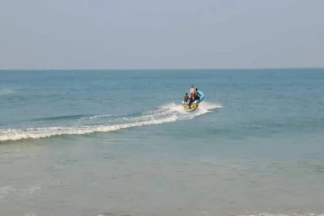 தமிழர் பகுதியில் கடலுக்குச் சென்று காணாமல் போன மூன்று மீனவர்கள் ; தொடரும் தேடுதல் பணிகள்