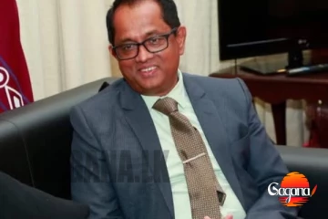 මගෙන් කිසිම දැයක් අහගෙන එන්න එපා - මාධ්‍යයෙන් හැංගිමුත්තන් කරන කථානායක