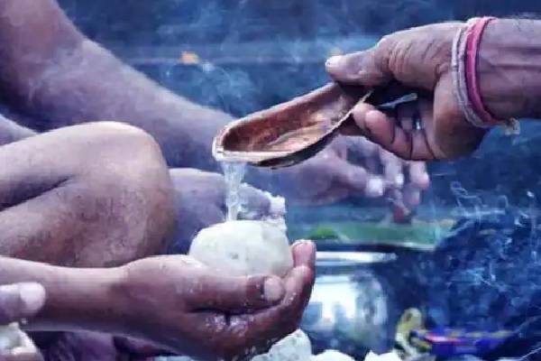 மகாளய அமாவாசை : கடற்கரையில் குவிந்த பக்தர்கள் | Mahalaya Amavasya 2022 In Tamil