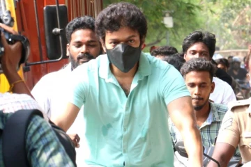 சைக்கிளில் நடிகர் விஜய் வாக்களிக்க வந்ததுக்கு இது தான் காரணமா? விஜய் தரப்பில் அளிக்கப்பட்ட விளக்கம்