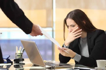 மீட்டிங் வராத 99 ஊழியர்களை வேலையில் இருந்து நீக்கிய நிறுவனம்