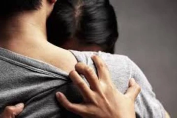 திருமணமான பெண்ணுடன் ஆசைகாட்டி பாலியல் உறவு வைக்கலாமா? உயர்நீதிமன்றம் சொன்னதென்ன!