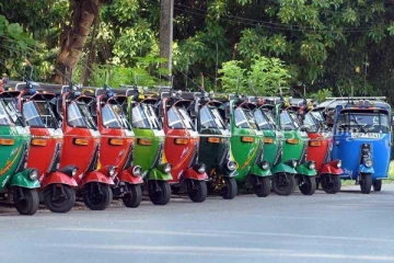 முச்சக்கரவண்டிகளைத் திருடி விற்ற கும்பல் கைது