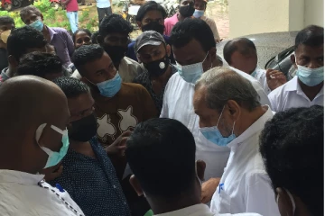 வீதியோர வியாபாரிகள் அமைச்சரிடம் முன்வைத்துள்ள கோரிக்கை