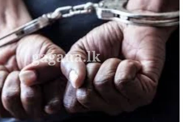 පෙම්වතියගේ රන් භාණ්ඩ සොරකම් කළ පෙම්වතා පොලිසියට මාට්ටු වෙලා.