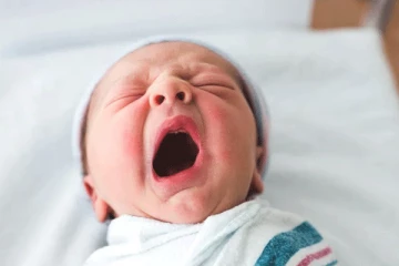 අලුත උපන් බබාගේ සිරුර සීතල වෙන්නේ ඇයි?