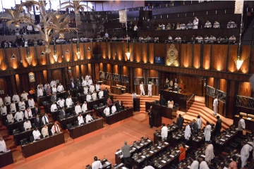 தேசிய கடன் மறுசீரமைப்பு யோசனையில் முரண்நிலை