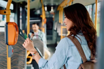 டிக்கெட் இயந்திரங்களுடன் கூடிய பேருந்து; வங்கி அட்டைகளைப் பயன்படுத்தி பேருந்து கட்டணம்!