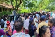 சிறைச்சாலையிலிருந்து இன்றும் இடமாற்றப்பட்ட கைதிகள் ; வீதியில் கூடியிருந்த உறவுகள்