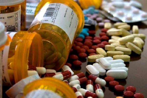 இலங்கையில் மருந்துப் பொருட்களுக்கு தட்டுப்பாட்டு நிலை: சுகாதார அமைச்சு வெளியிட்ட தகவல் - ஐபிசி தமிழ்