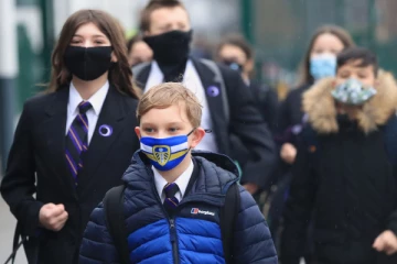 பிரித்தானிய பள்ளிகளில் இதற்கு தடை! முக்கிய ஆலோசனையில் கல்விச் செயலாளர்