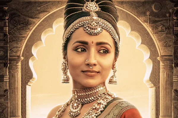 அச்சு அசல் நடிகை திரிஷாவை போல் மாறிய பிக் பாஸ் பிரபலம்.. புகைப்படத்தை பாருங்க