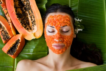 தழும்புகளை போக்க உதவும் பப்பாளி மற்றும் தக்காளி ஃபேஸ் பெக்..